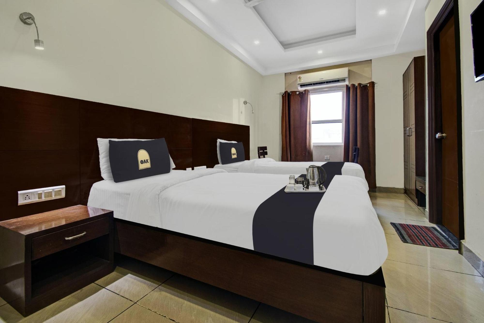 Townhouse Oak Hotel Heritage Heights Jaipur Exterior photo